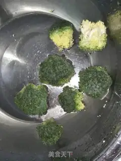 Make Fry mushrooms and broccoli step 2