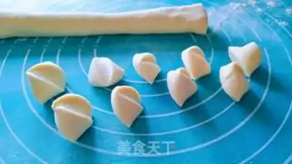 Make Fried eggs and dumplings step 6