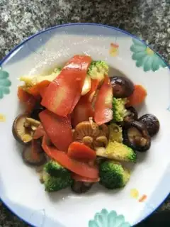 Make Fry mushrooms and broccoli step 7