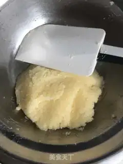 Make Heart-shaped coconut bread step 4