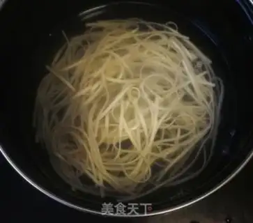 Make Fried eggs in the nest step 0