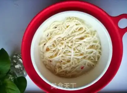 Make Fried eggs in the nest step 1