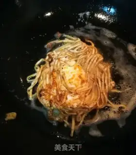 Make Fried eggs in the nest step 4