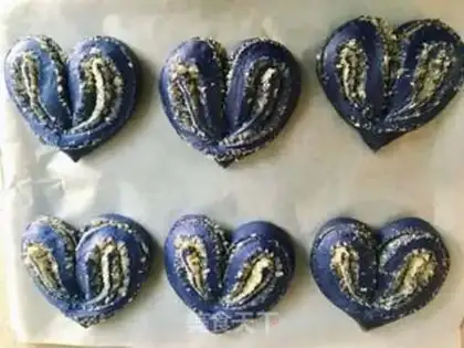 Make Heart-shaped coconut bread step 18