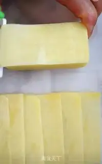 Make Sausage potato rolls step 0