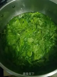 Make Garlic celery leaves step 1