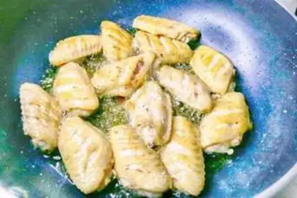 Make Hot chicken wings step 1