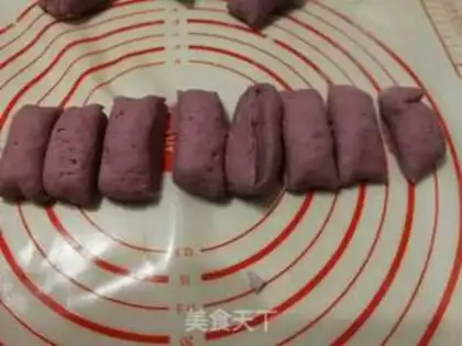 Make Milky potato rose rolls step 9