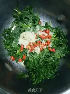 Make Garlic celery leaves step 4