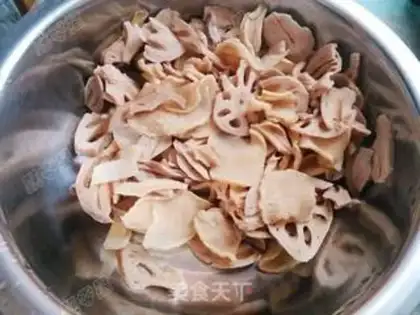Make Lian radish and chicken step 3