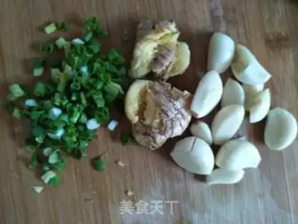 Make Red burning pig hoof step 1