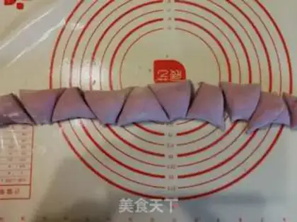 Make Milky potato rose rolls step 22