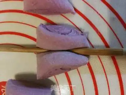 Make Milky potato rose rolls step 23