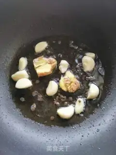 Make Red burning pig hoof step 2