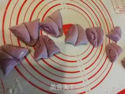Make Milky potato rose rolls step 24
