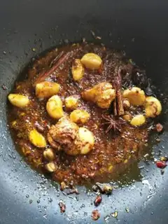 Make Red burning pig hoof step 4