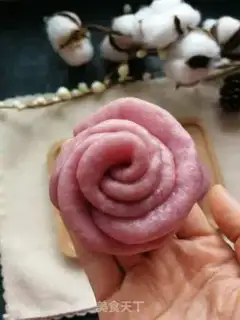 Make Milky potato rose rolls step 27