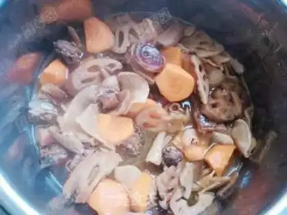 Make Lian radish and chicken step 17