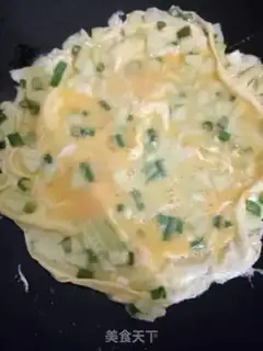 Make cucumber fried duck eggs step 4