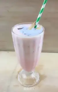 Make Three-colour milkshakes step 9