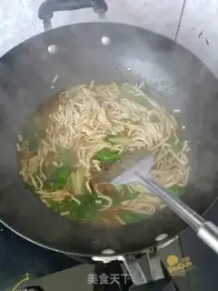 Make Bone soup noodles step 5