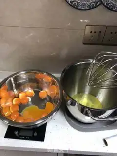 Make The original cream cake step 0