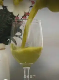 Make A juicy apple milkshake step 4