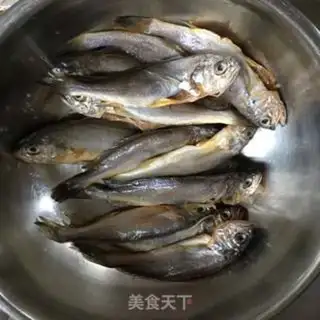 Make Fried yellowfish step 0
