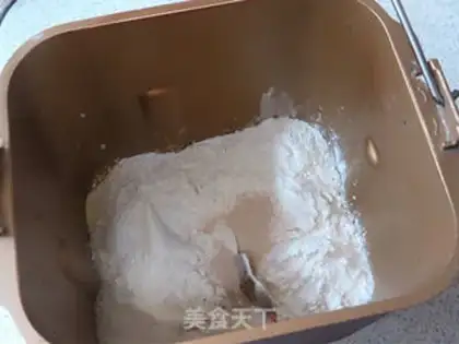 Make Double-coloured bears squeeze bread step 0