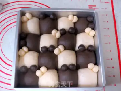 Make Double-coloured bears squeeze bread step 10