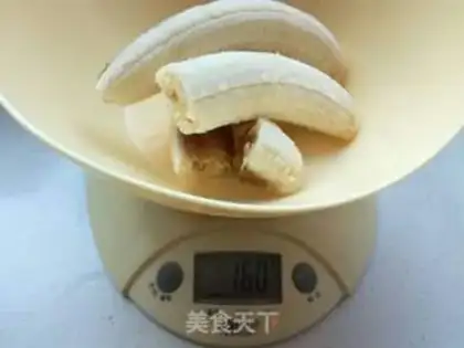 Make Banana chocolate pecan bread step 1