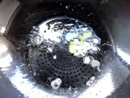 Make Scrambled eggs step 3