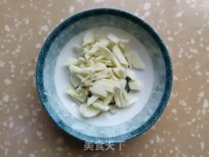 Make Garlic bouquets step 1