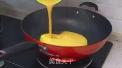 Make Scrambled eggs step 2