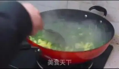 Make Scrambled eggs step 3
