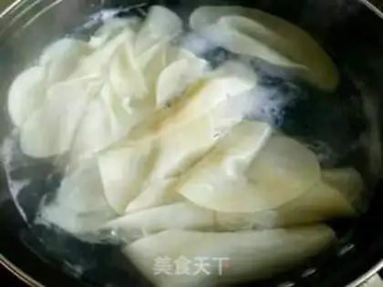 Make Skinning dumplings step 2