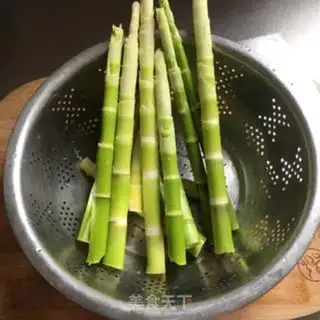 Make Sausage with wild bamboo step 0