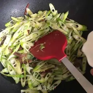 Make Sausage with wild bamboo step 7