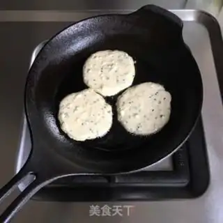 Make Black sesame prawn bean cake step 4