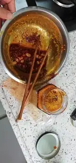 Make Homemade pepper oil step 4