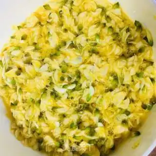 Make Scrambled eggs step 2