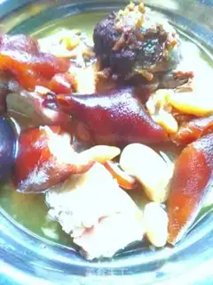 Make Soybean stew, pig feet step 3
