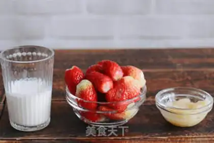 Make Strawberry smoothie step 0