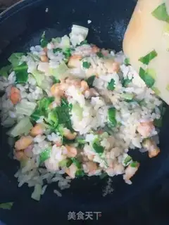 Make Shrimp vegetable egg fried rice step 4