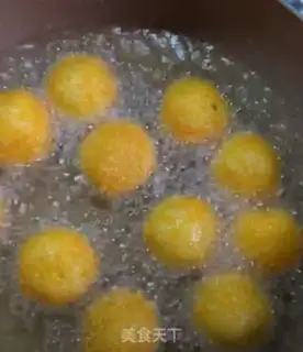 Make Pumpkin Bean Sandball step 9