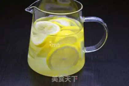 Make Sweet tea with fresh lemon step 2