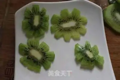 Make Flower fruit platter step 3