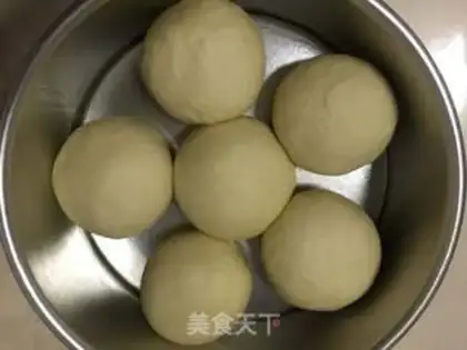 Make Lucky flower bread step 3