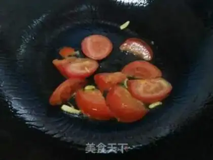 Make Tomato egg noodles step 1