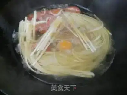 Make Tomato egg noodles step 5